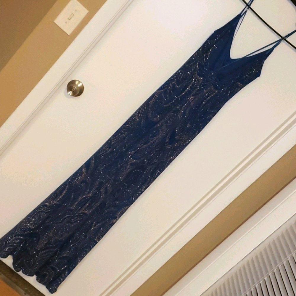 Formal Dress - Picture 2 of 4